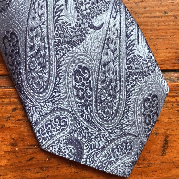 GEOFFREY BEENE 100% silk Blue Textured Paisley Pattern Classic Career $129 NEW - Picture 7 of 11